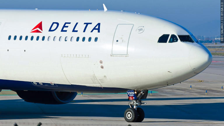 Delta Reports $200 Million Blow After November Flight Cancellations